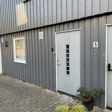 Lys Rent Og Trivelig Hybelleilighet Kristiansand Bagian luar foto