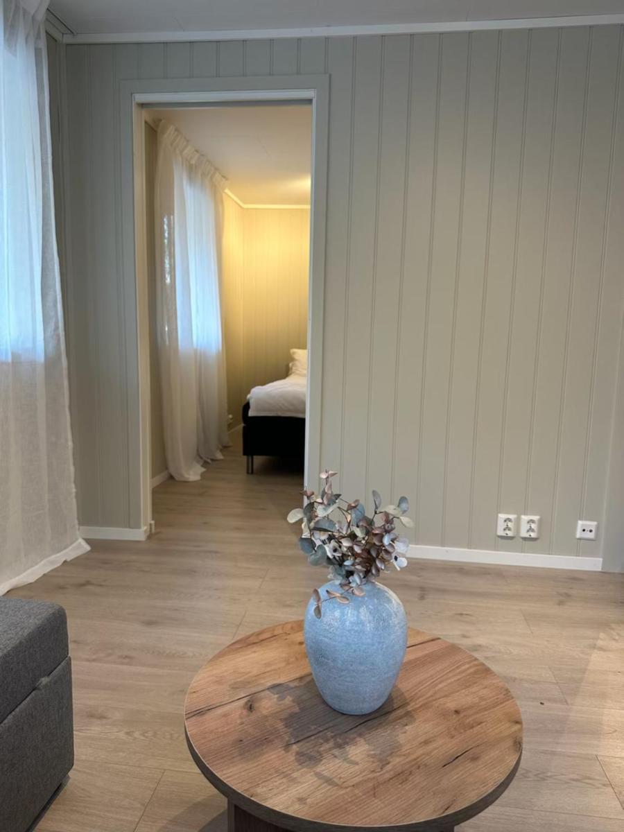 Lys Rent Og Trivelig Hybelleilighet Kristiansand Bagian luar foto