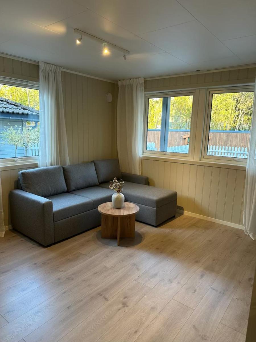 Lys Rent Og Trivelig Hybelleilighet Kristiansand Bagian luar foto
