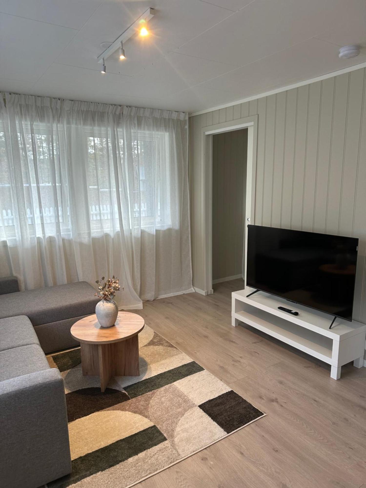 Lys Rent Og Trivelig Hybelleilighet Kristiansand Bagian luar foto