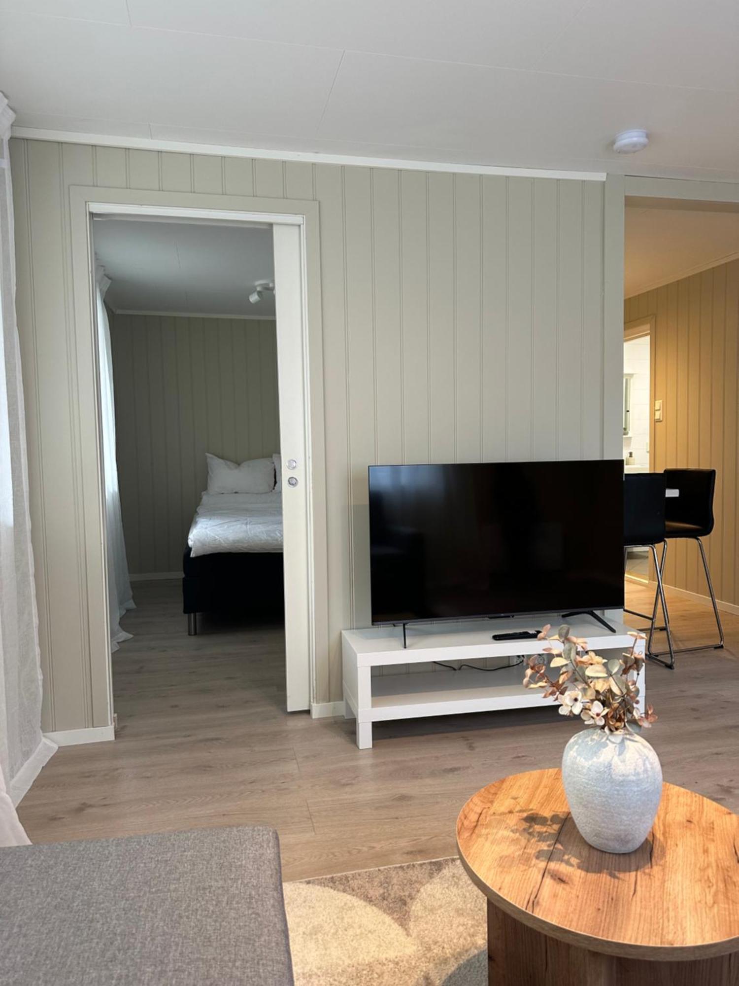 Lys Rent Og Trivelig Hybelleilighet Kristiansand Bagian luar foto